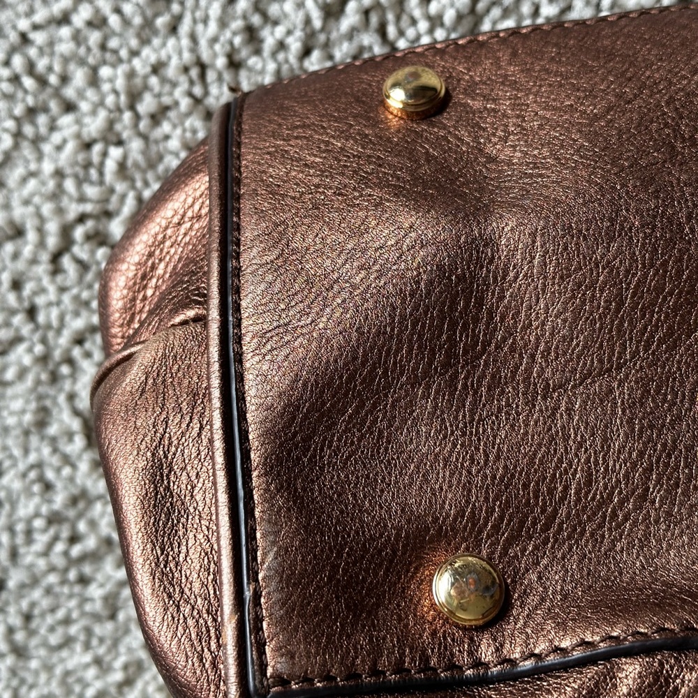 Makowski purse. EUC gold/metallic leather with gold hardware, purple lining!💖 - Picture 8 of 12